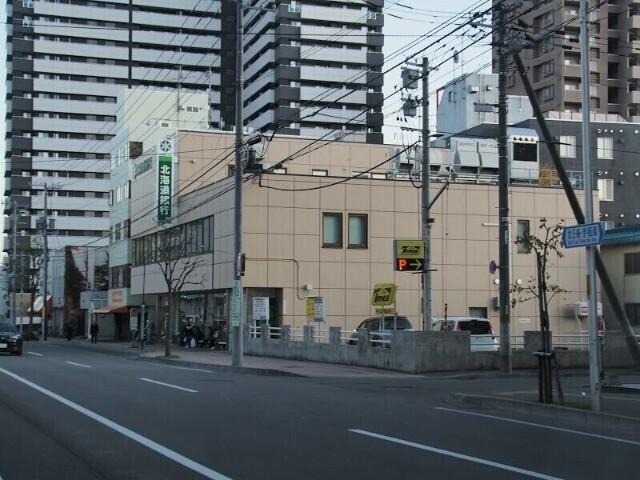 北海道銀行琴似支店：102m