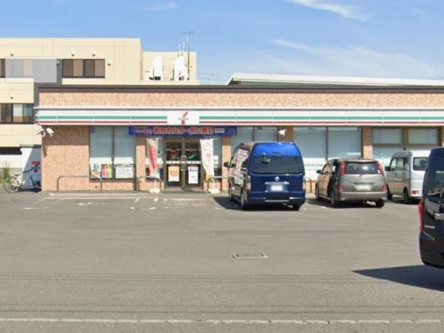 セブンイレブン札幌東雁来11条店：354m