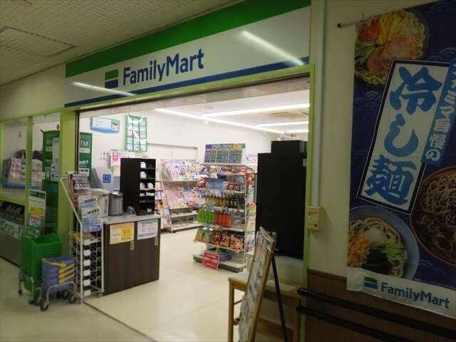 ファミリーマート勤医協中央病院店：241m