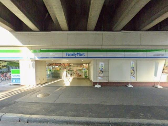 ファミリーマート札幌北6条西7丁目店：576m