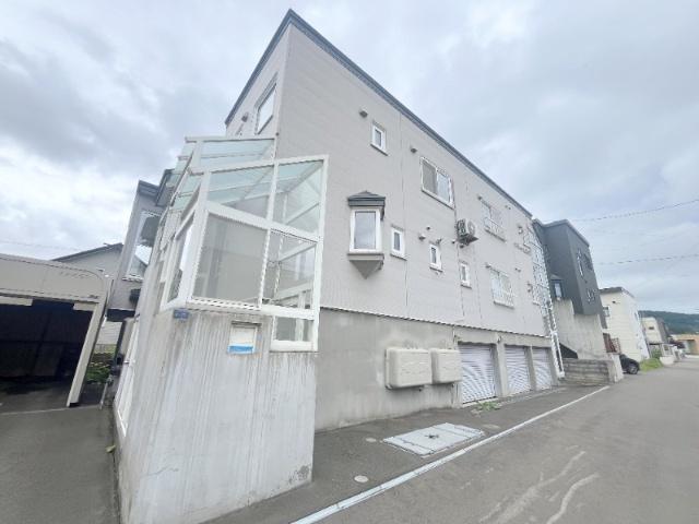 発寒南駅より徒歩29分 築30年 3階建の賃貸物件