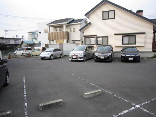 ライラックⅡ（205） 駐車場