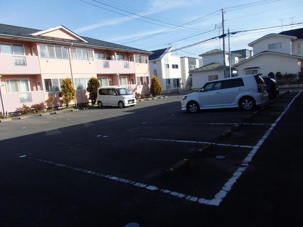 メルベイユB（201） 駐車場