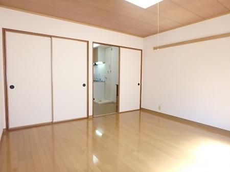 八戸市売市アパート リビング