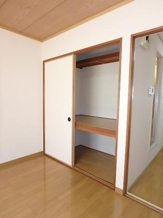 八戸市売市アパート 収納
