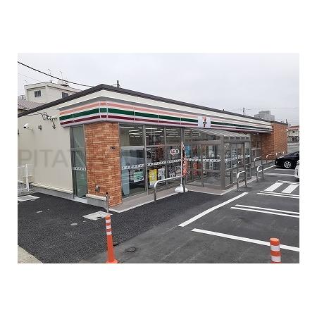 セブンイレブン八戸ゆりの木通店：220m