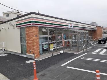 セブンイレブン八戸ゆりの木通店：220m