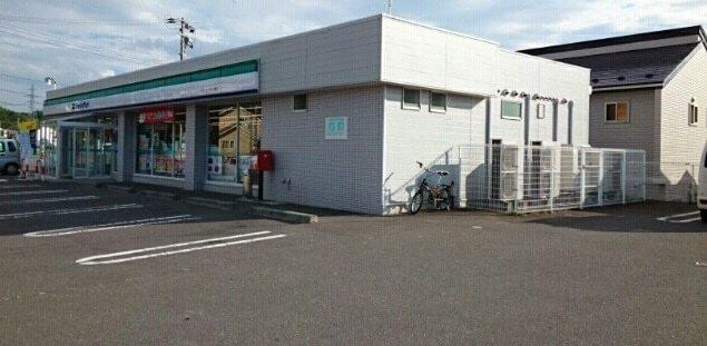 ファミリーマート八戸NT西店：800m