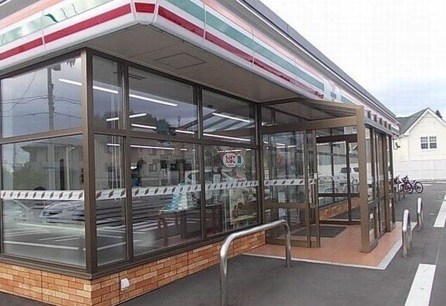 セブンイレブン新井田重地店：300m