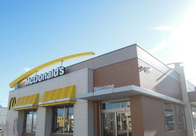 マクドナルド４５４八戸西店：800m