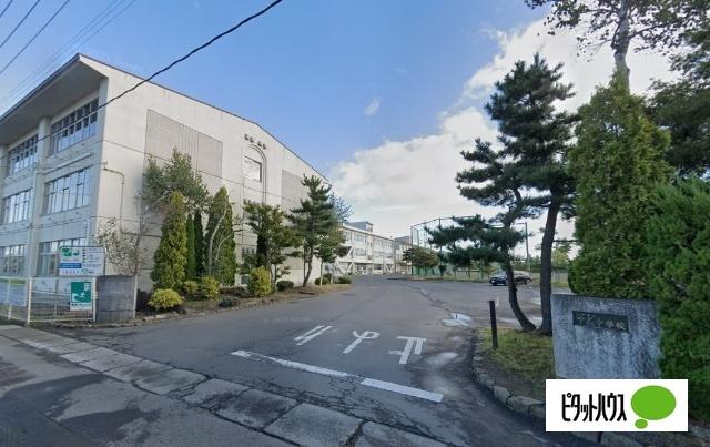 八戸市立下長中学校：1704m
