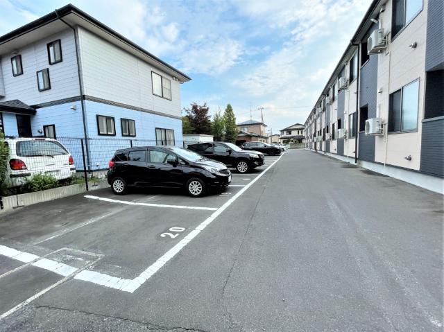 クレアージュ小中野B（101） 駐車場