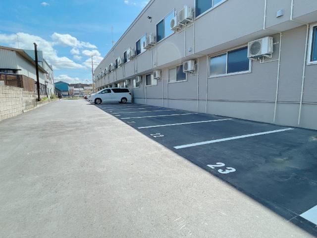 シャインアーチE（109） 駐車場