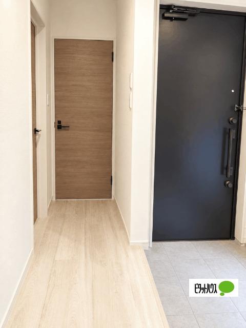 【中古】築浅平屋根城2丁目住宅 玄関