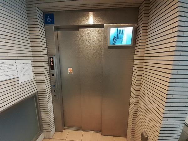 フェールヴィル阿波座（803） 駐車場