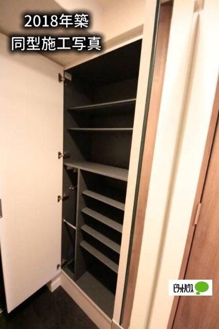 プレサンス松屋町ヴィゴラス（800） 玄関