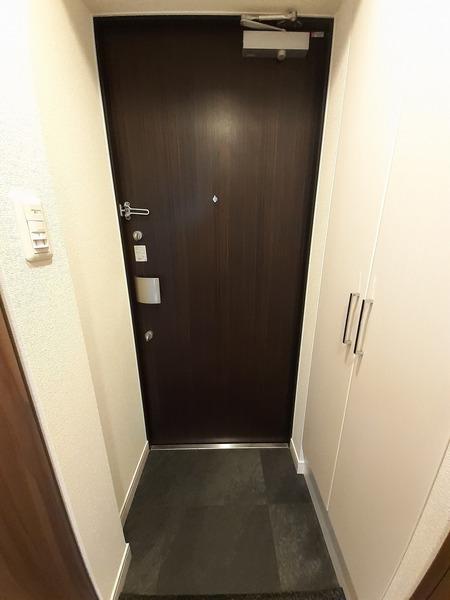 プレサンス谷町七丁目Ⅱ 玄関