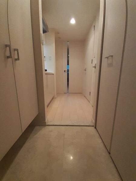 サムティ本町橋Ⅱ　MEDIUS 玄関