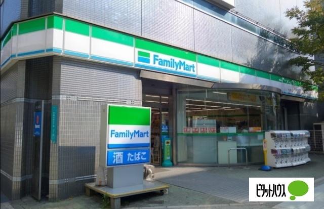 ファミリーマート弁天町駅前店：209m