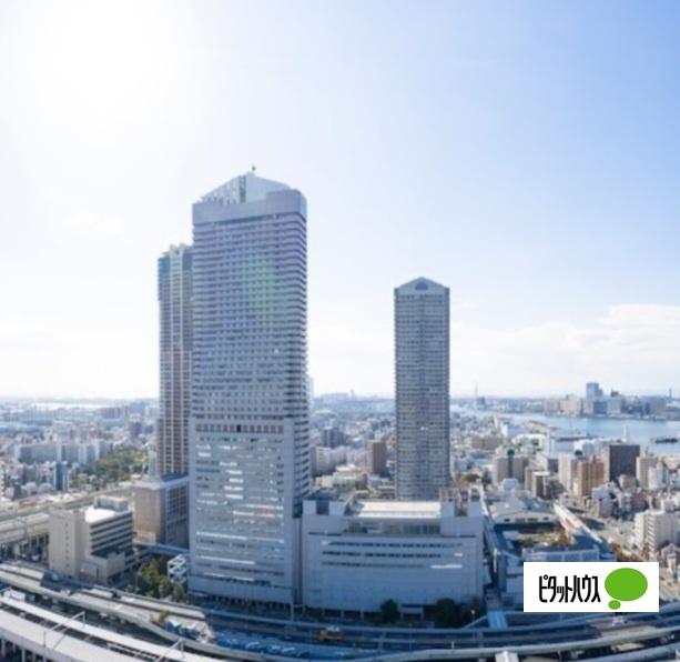 大阪ベイタワー：442m