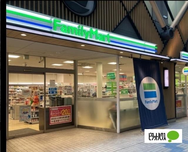 ファミリーマート大阪ベイタワー店：442m
