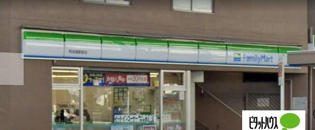 ファミリーマート阿波座駅前店：178m