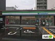 ファミリーマート新町二丁目店：129m