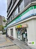 ファミリーマート谷町千日前通店：137m
