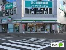ファミリーマート南堀江三丁目店：412m