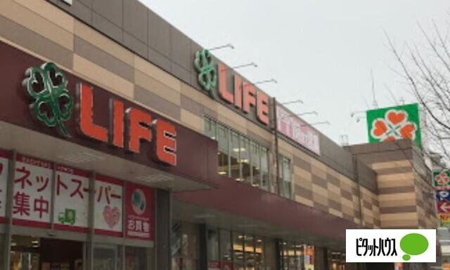 ライフ弁天町店：768m