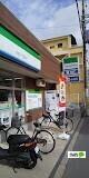 ファミリーマート三先一丁目店：375m