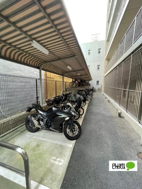 エステムコート難波ＷＥＳＴＳＩＤＥIIベイフレックス 駐車場