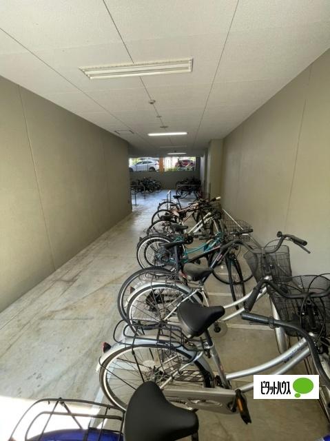 クリスタルグランツみなとシティ（604） 駐車場