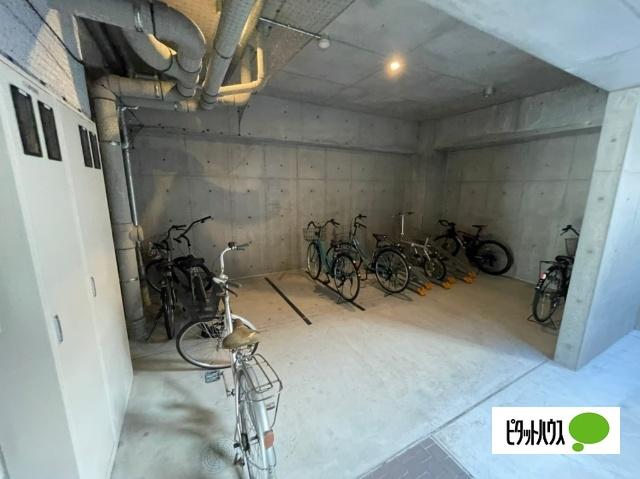 JJ COURT市元（602） 駐車場