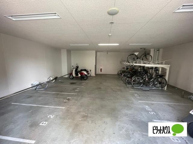 エステムコート阿波座プレミアム 駐車場