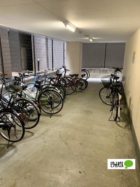 アリバあみだ池 駐車場
