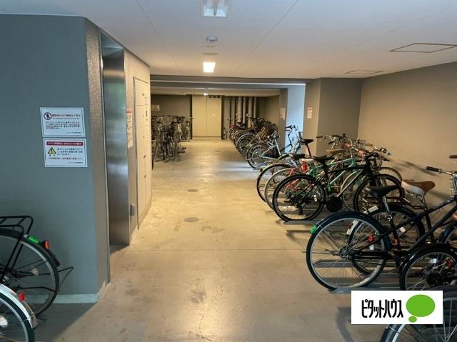 エスリード江戸堀 駐車場