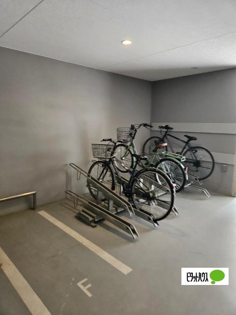 メインステージ京町堀 駐車場