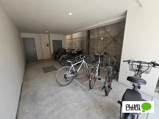 グランドゥール九条 駐車場