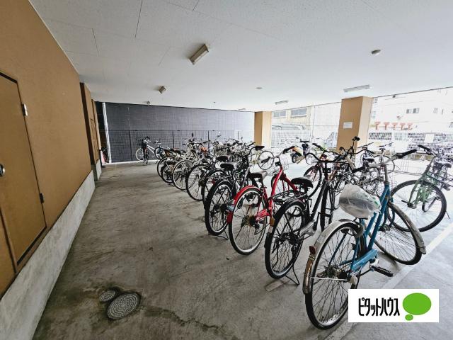 ドミール江戸堀 駐車場