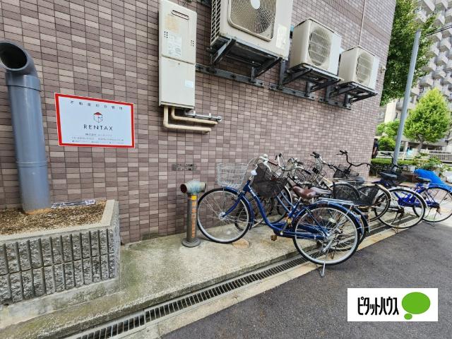 アドラブール西大阪 駐車場