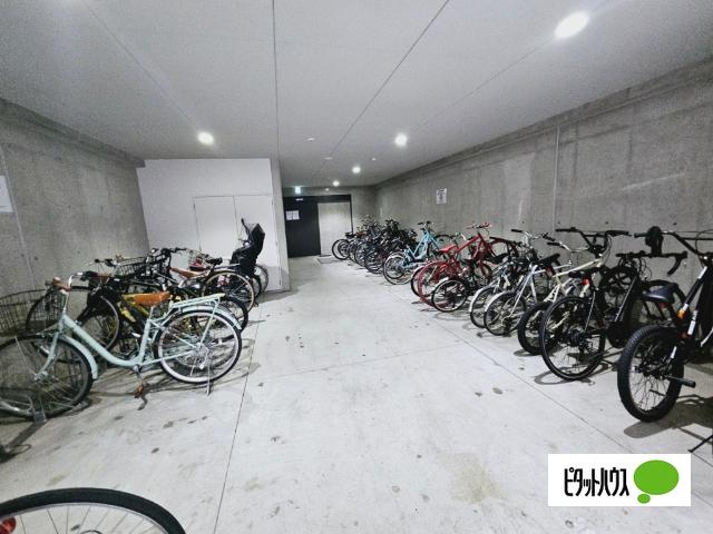 レオンコンフォート南堀江 駐車場