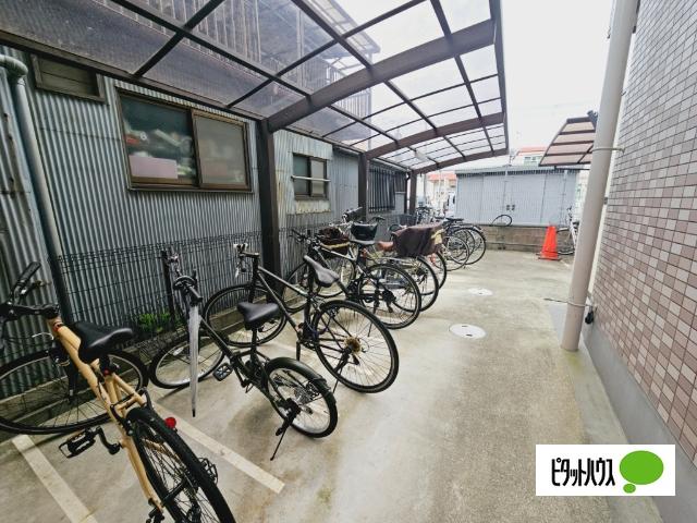 プリヴェ1号館 駐車場