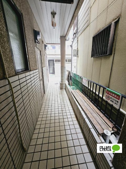 アバンス市岡 駐車場