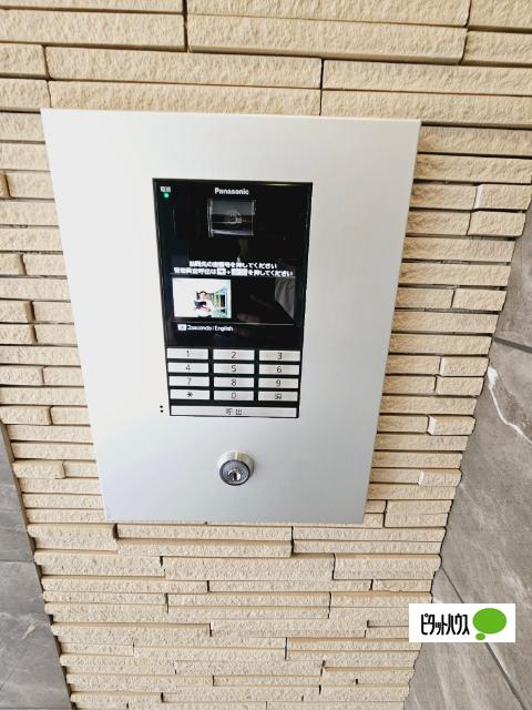 セレニテ本町東リアン 駐車場
