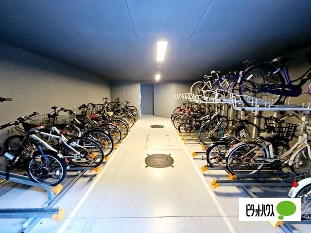 サムティ阿波座ベルシア 駐車場