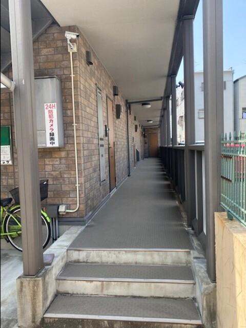 ＣＯＺＹ岸里（203） エントランス