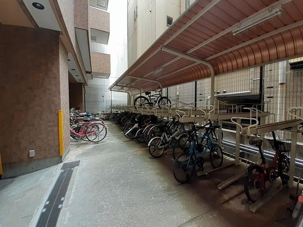 プレサンス大手前パークサイドⅡ 駐車場
