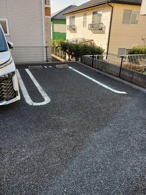 ブリーズⅠ（101） 駐車場