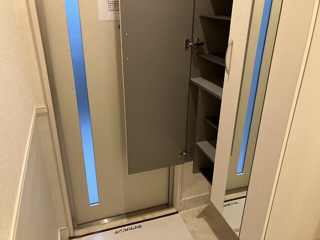メゾンたくみ（102） 玄関